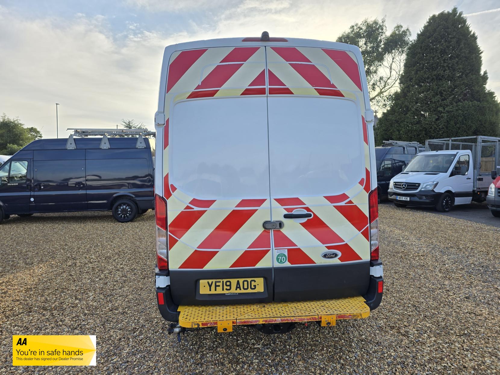 Ford Transit 2.0 350 EcoBlue Panel Van 5dr Diesel Manual RWD L2 H3 Euro 6 (130 ps)