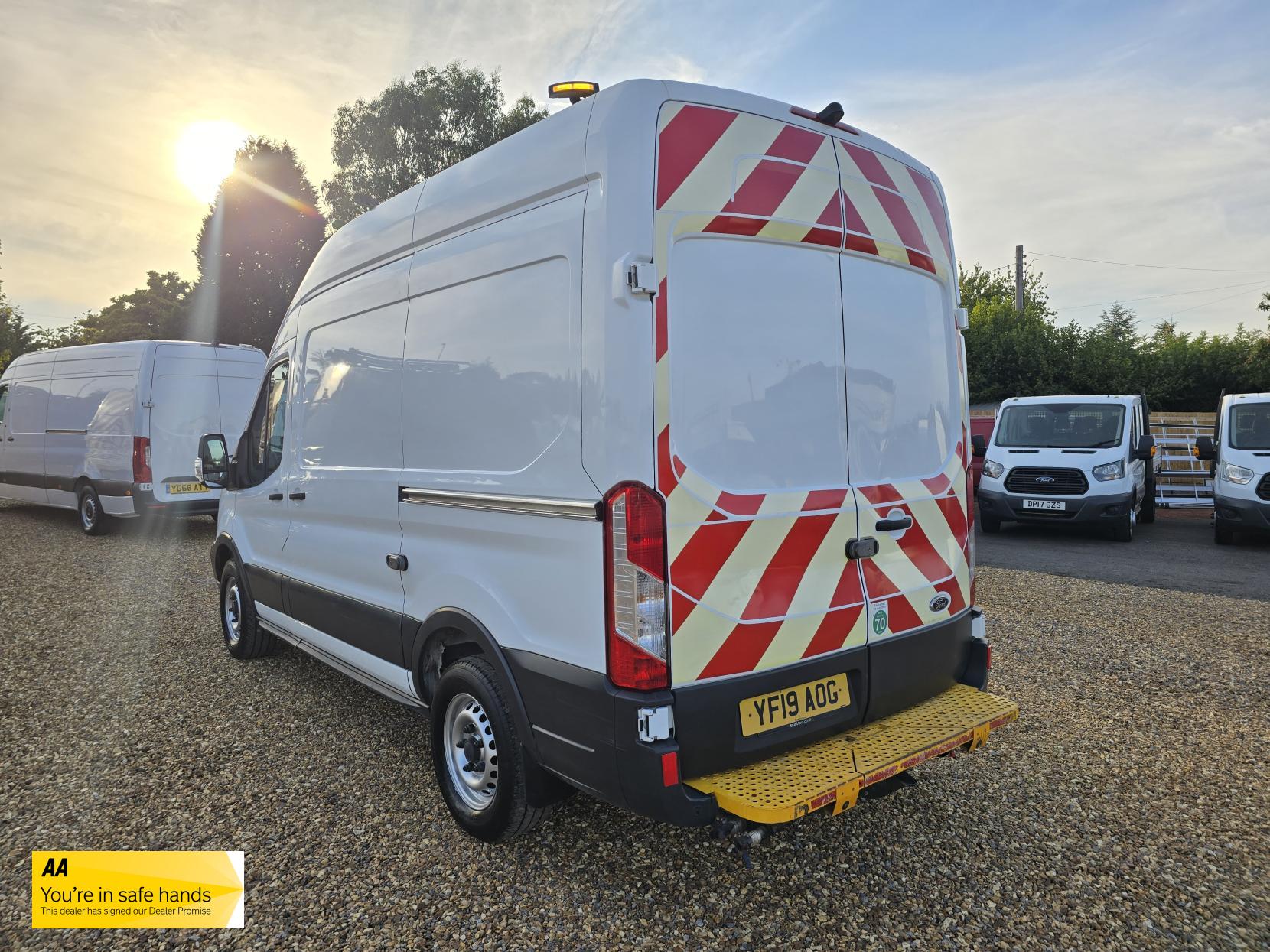 Ford Transit 2.0 350 EcoBlue Panel Van 5dr Diesel Manual RWD L2 H3 Euro 6 (130 ps)