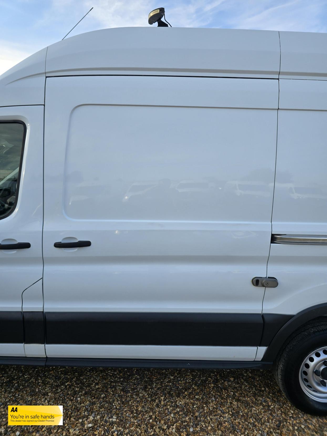 Ford Transit 2.0 350 EcoBlue Panel Van 5dr Diesel Manual RWD L2 H3 Euro 6 (130 ps)