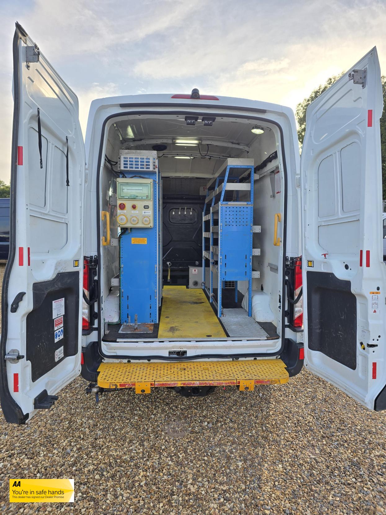Ford Transit 2.0 350 EcoBlue Panel Van 5dr Diesel Manual RWD L2 H3 Euro 6 (130 ps)