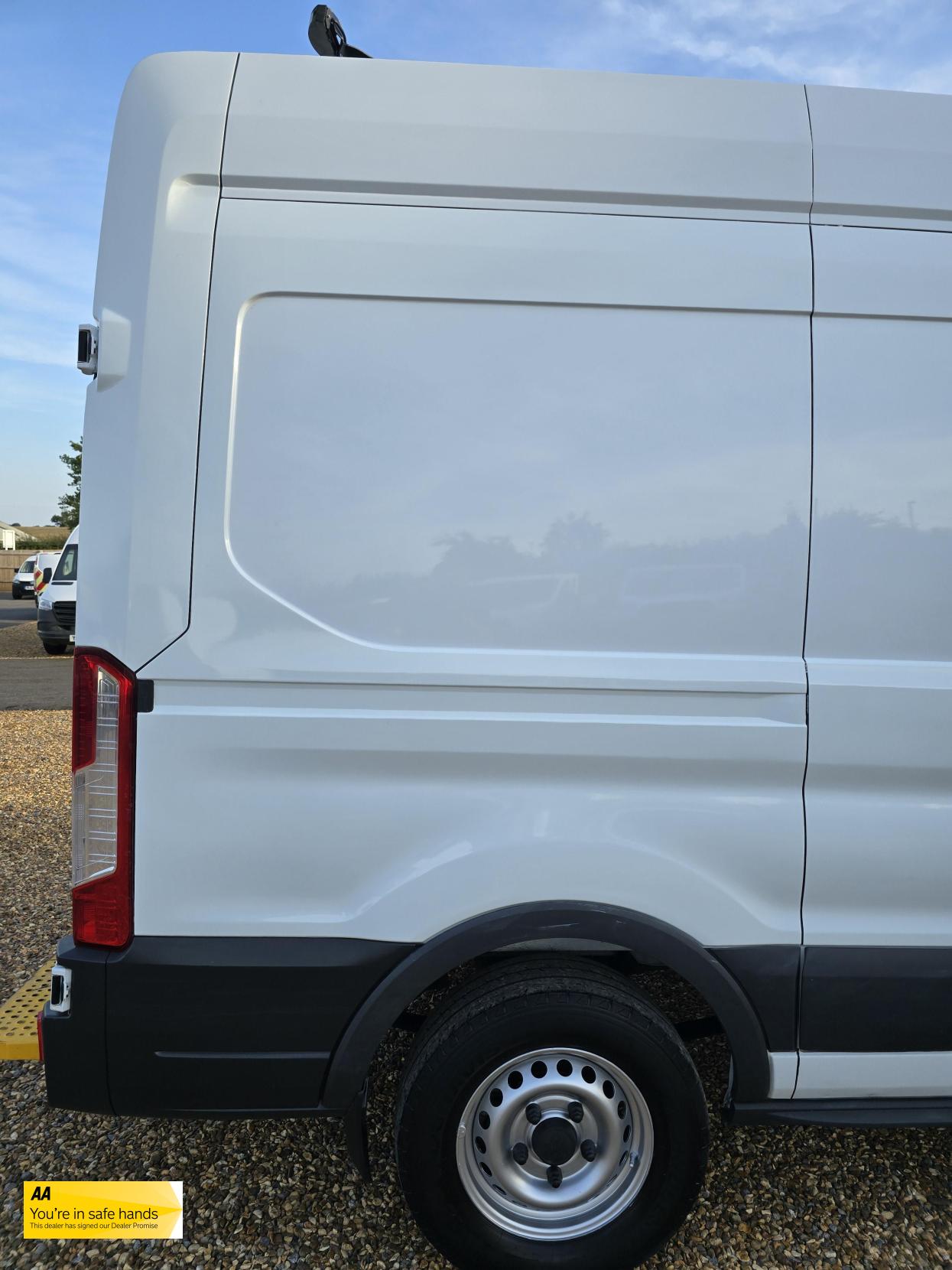 Ford Transit 2.0 350 EcoBlue Panel Van 5dr Diesel Manual RWD L2 H3 Euro 6 (130 ps)