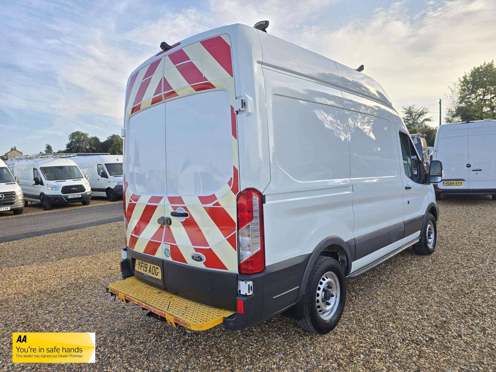 Ford Transit 2.0 350 EcoBlue Panel Van 5dr Diesel Manual RWD L2 H3 Euro 6 (130 ps)