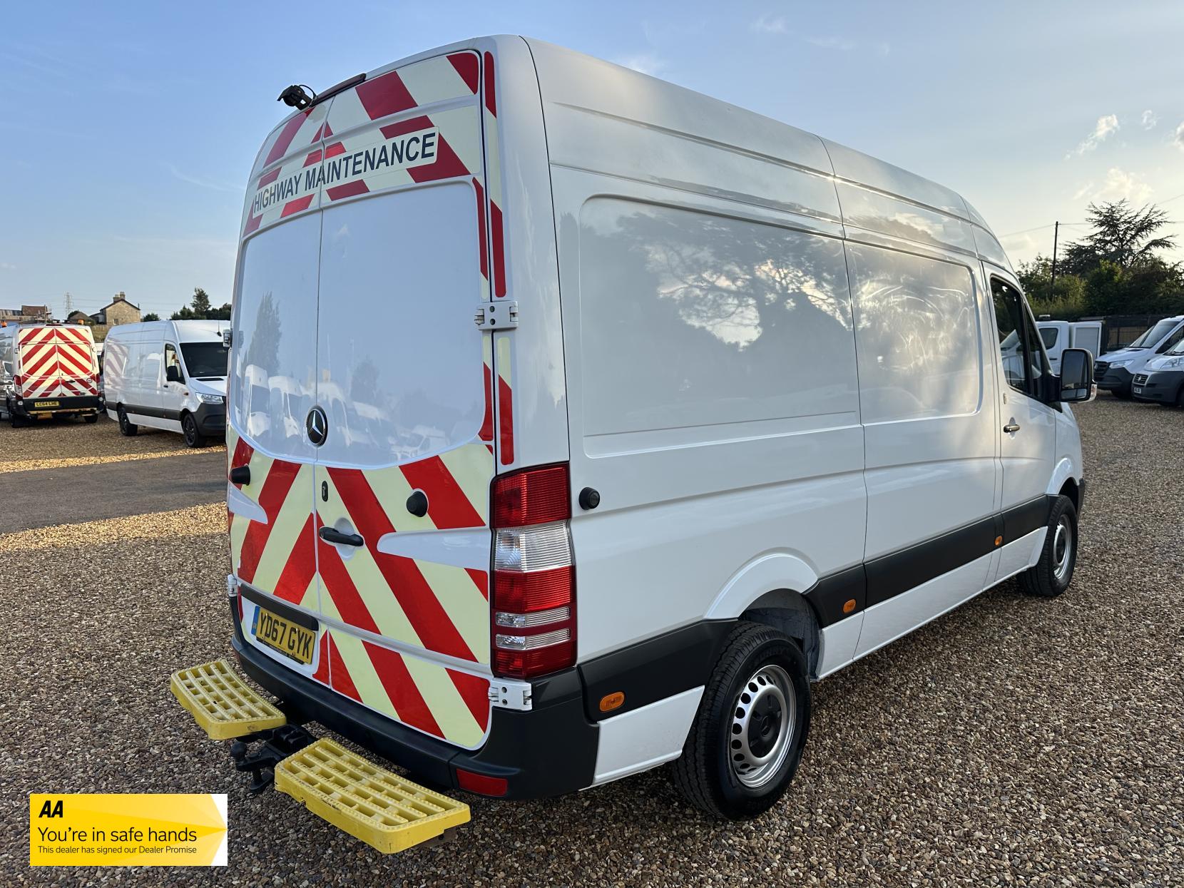Mercedes-Benz Sprinter 2.1 314 CDi Panel Van 5dr Diesel Manual RWD L2 (213 g/km, 140 bhp)