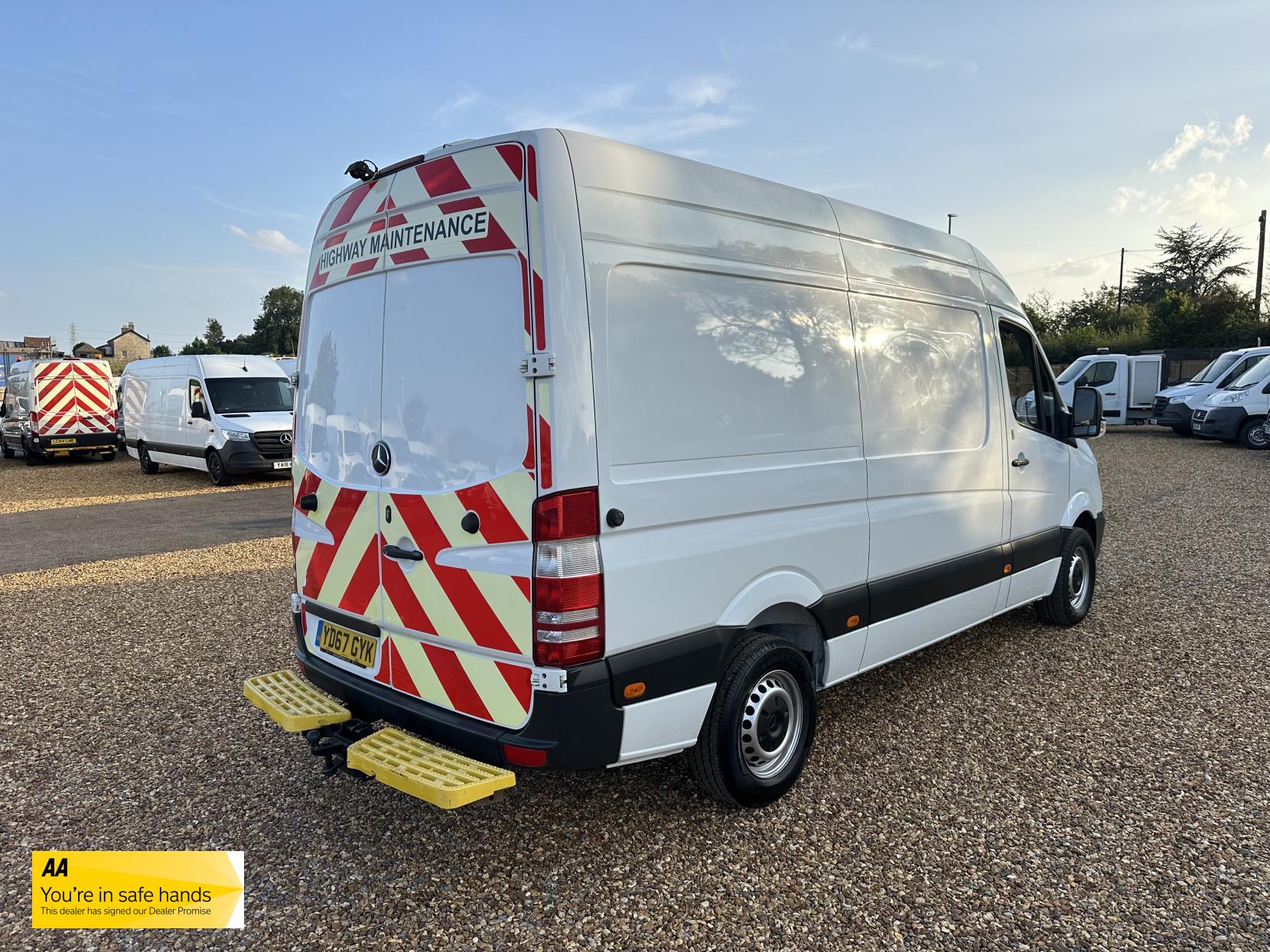 Mercedes-Benz Sprinter 2.1 314 CDi Panel Van 5dr Diesel Manual RWD L2 (213 g/km, 140 bhp)