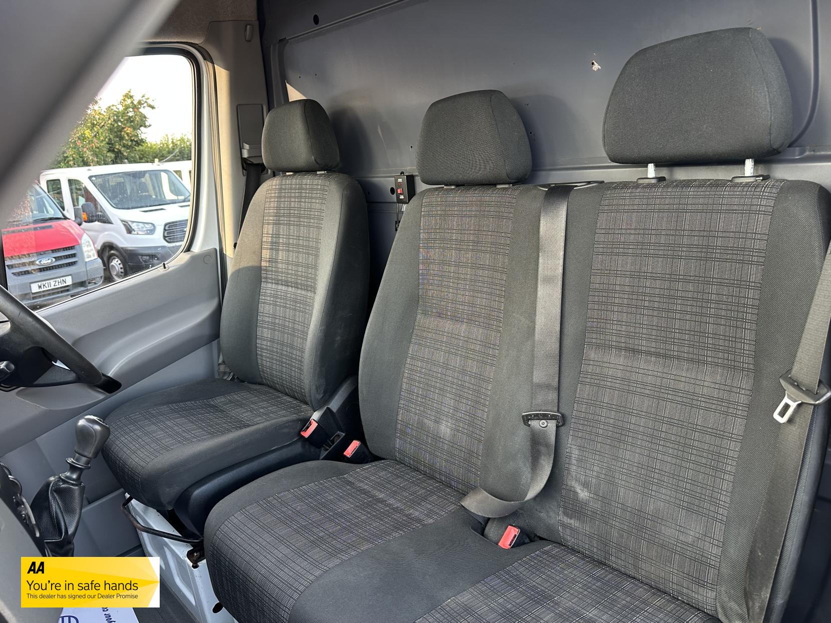 Mercedes-Benz Sprinter 2.1 314 CDi Panel Van 5dr Diesel Manual RWD L2 (213 g/km, 140 bhp)
