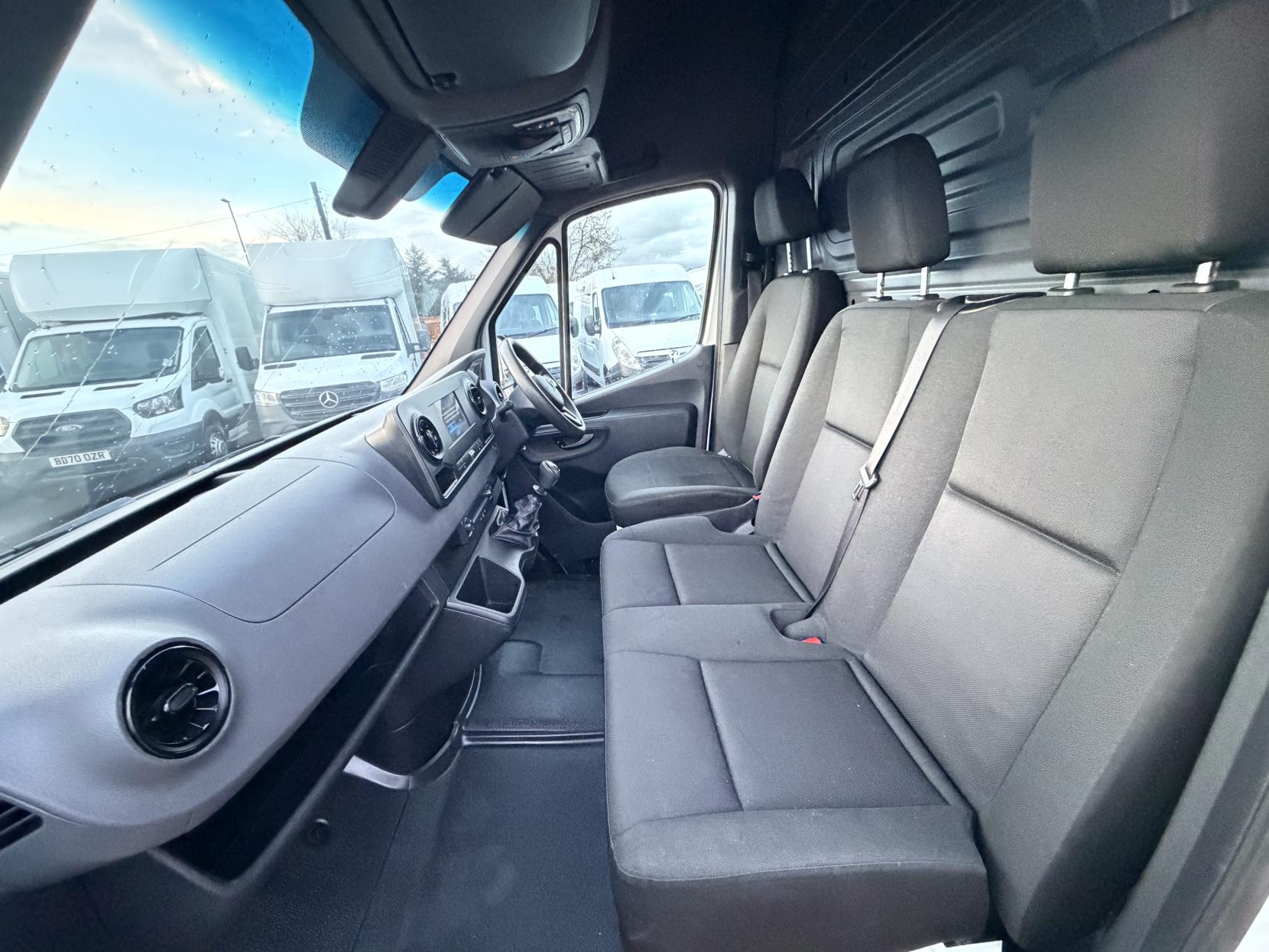 Mercedes-Benz Sprinter 2.1 316 CDI Panel Van 5dr Diesel Manual RWD L2 H2 Euro 6 (163 ps)