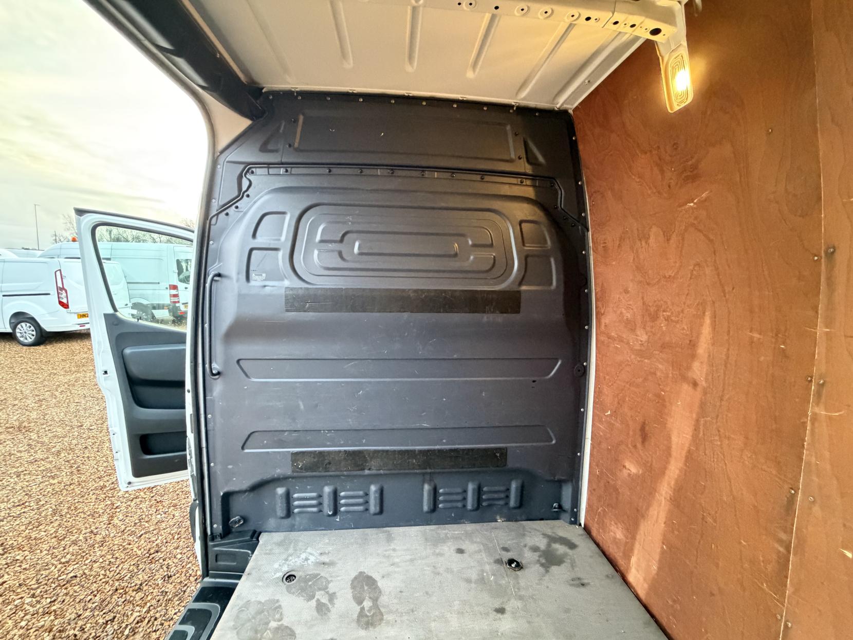 Mercedes-Benz Sprinter 2.1 316 CDI Panel Van 5dr Diesel Manual RWD L2 H2 Euro 6 (163 ps)