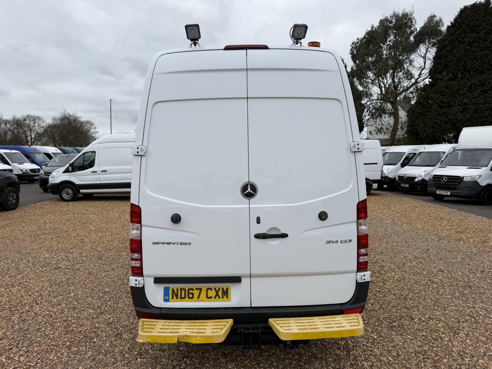 Mercedes-Benz Sprinter 2.1 314 CDi Panel Van 5dr Diesel Manual RWD L2 (213 g/km, 140 bhp)