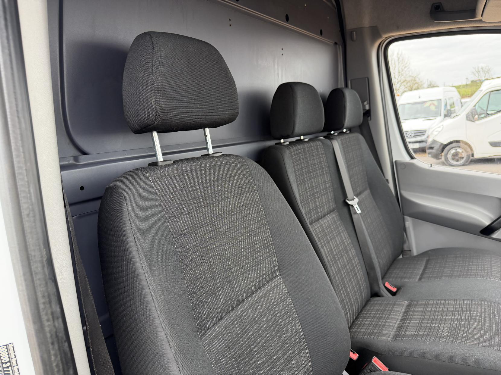 Mercedes-Benz Sprinter 2.1 314 CDi Panel Van 5dr Diesel Manual RWD L2 (213 g/km, 140 bhp)