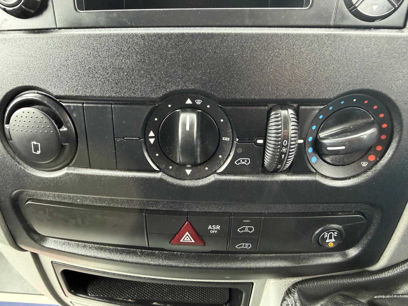 Mercedes-Benz Sprinter 2.1 314 CDi Panel Van 5dr Diesel Manual RWD L2 (213 g/km, 140 bhp)