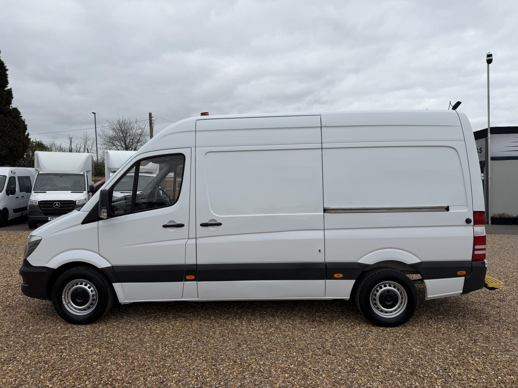Mercedes-Benz Sprinter 2.1 314 CDi Panel Van 5dr Diesel Manual RWD L2 (213 g/km, 140 bhp)