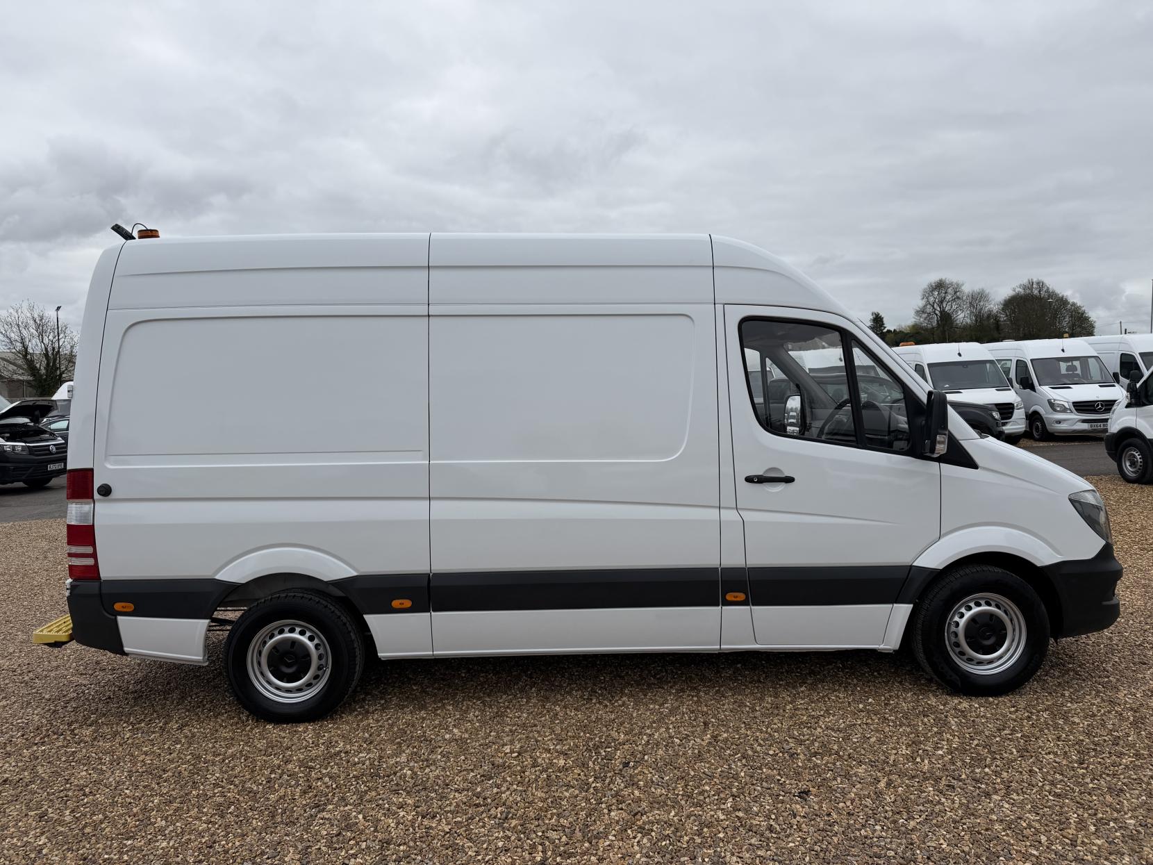 Mercedes-Benz Sprinter 2.1 314 CDi Panel Van 5dr Diesel Manual RWD L2 (213 g/km, 140 bhp)