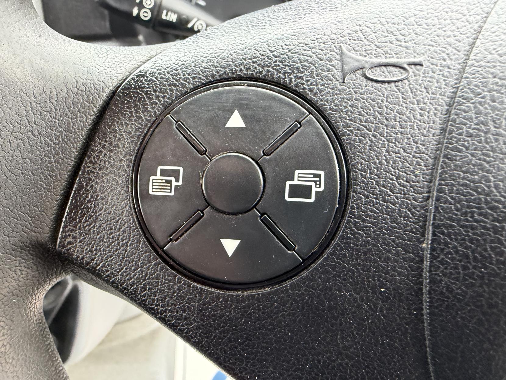 Mercedes-Benz Sprinter 2.1 314 CDi Panel Van 5dr Diesel Manual RWD L2 (213 g/km, 140 bhp)