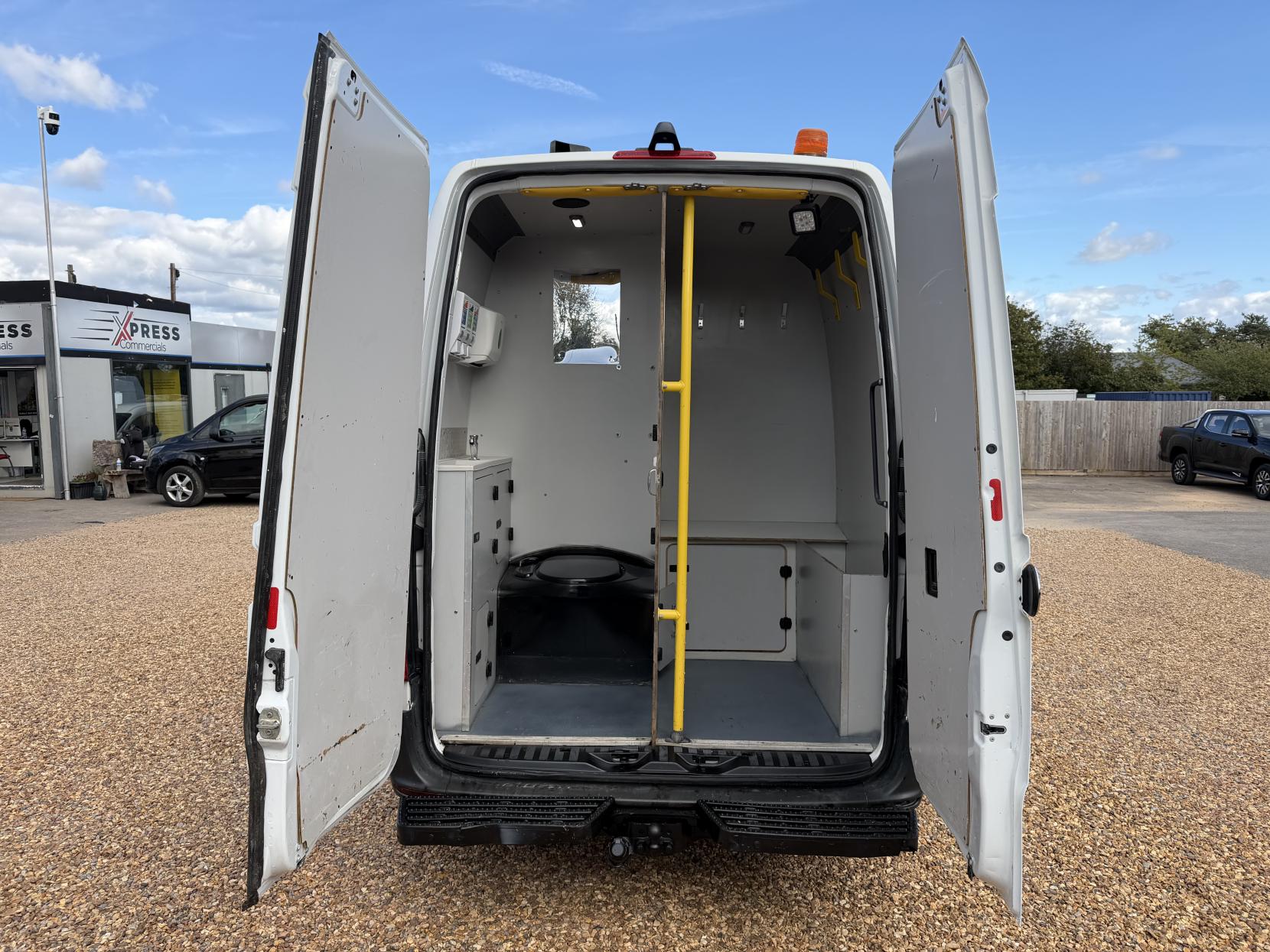 2021 Mercedes-Benz Sprinter 2.1 314 CDI Progressive Panel Van 5dr Diesel Manual FWD L2 H2 Euro 6 (s/s) (143 ps) - Thumbnail 4