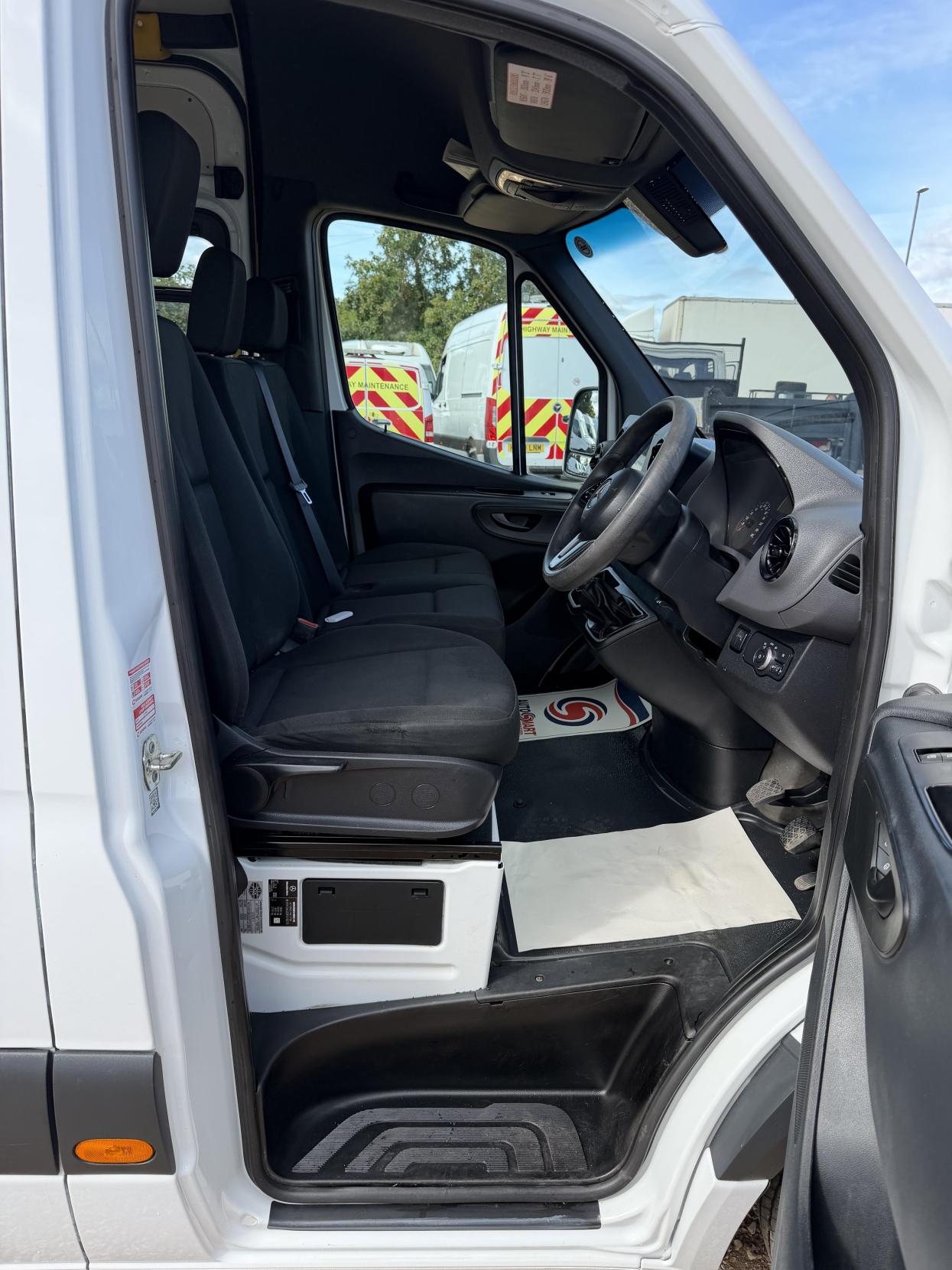 2021 Mercedes-Benz Sprinter 2.1 314 CDI Progressive Panel Van 5dr Diesel Manual FWD L2 H2 Euro 6 (s/s) (143 ps) - Thumbnail 14