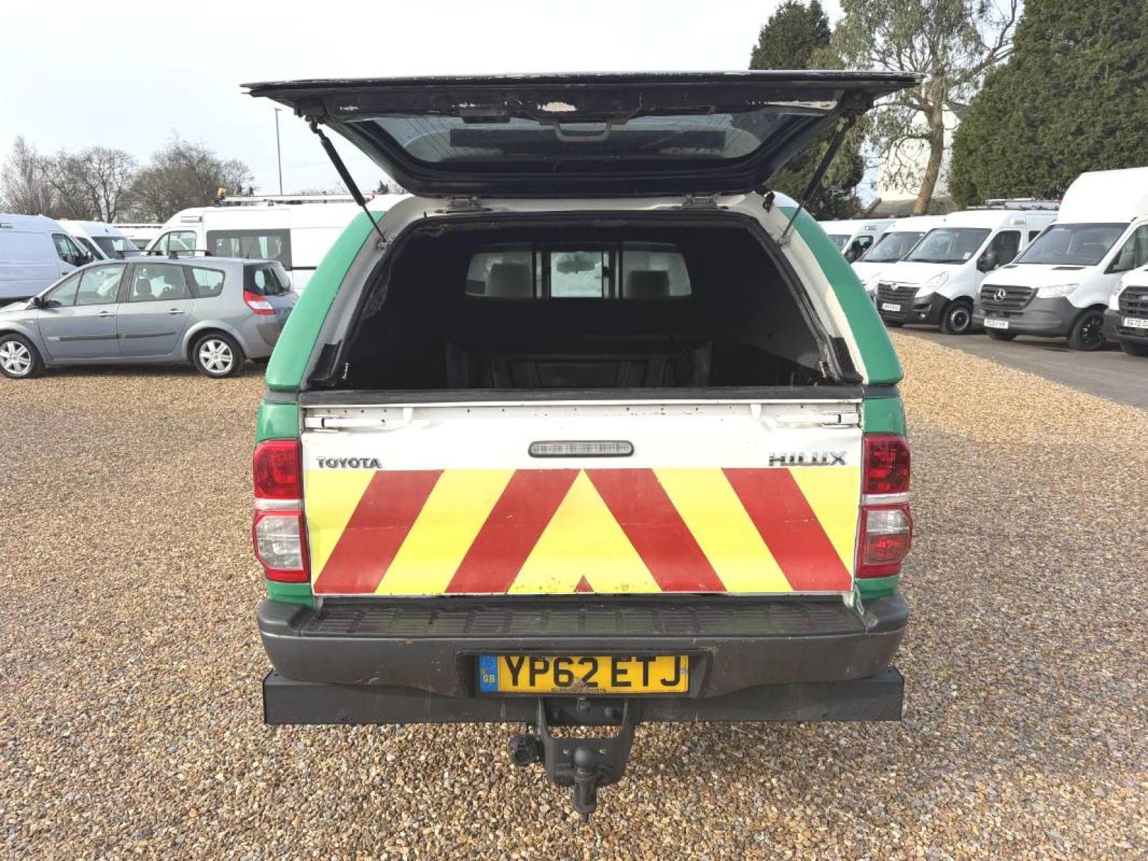 Toyota Hilux 2.5 D-4D HL2 Pickup 2dr Diesel Manual 4WD Euro 5 (144 ps)