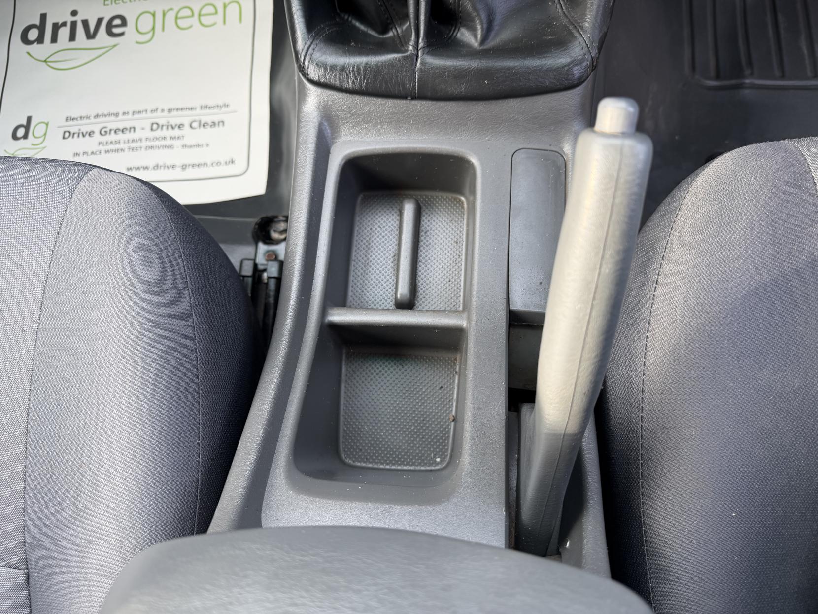 Toyota Hilux 2.5 D-4D HL2 Pickup 2dr Diesel Manual 4WD Euro 5 (144 ps)