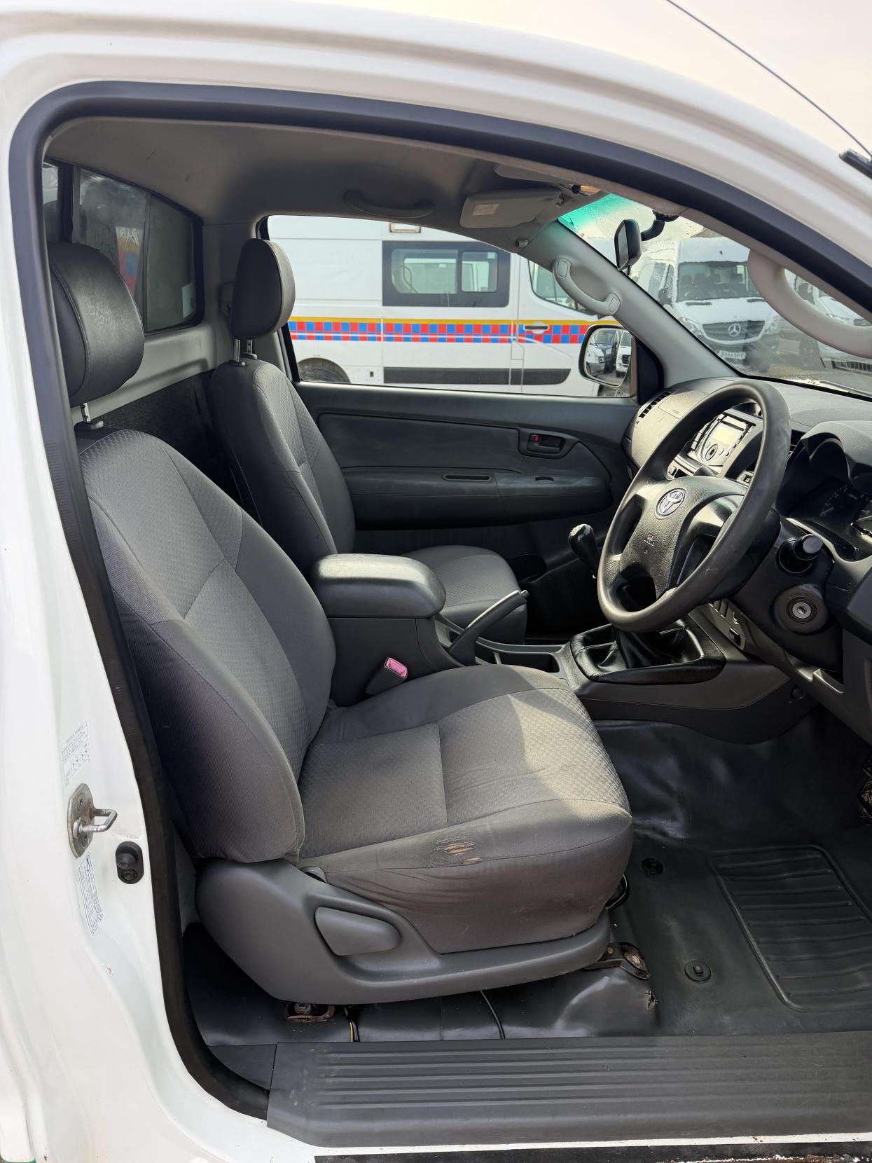 Toyota Hilux 2.5 D-4D HL2 Pickup 2dr Diesel Manual 4WD Euro 5 (144 ps)