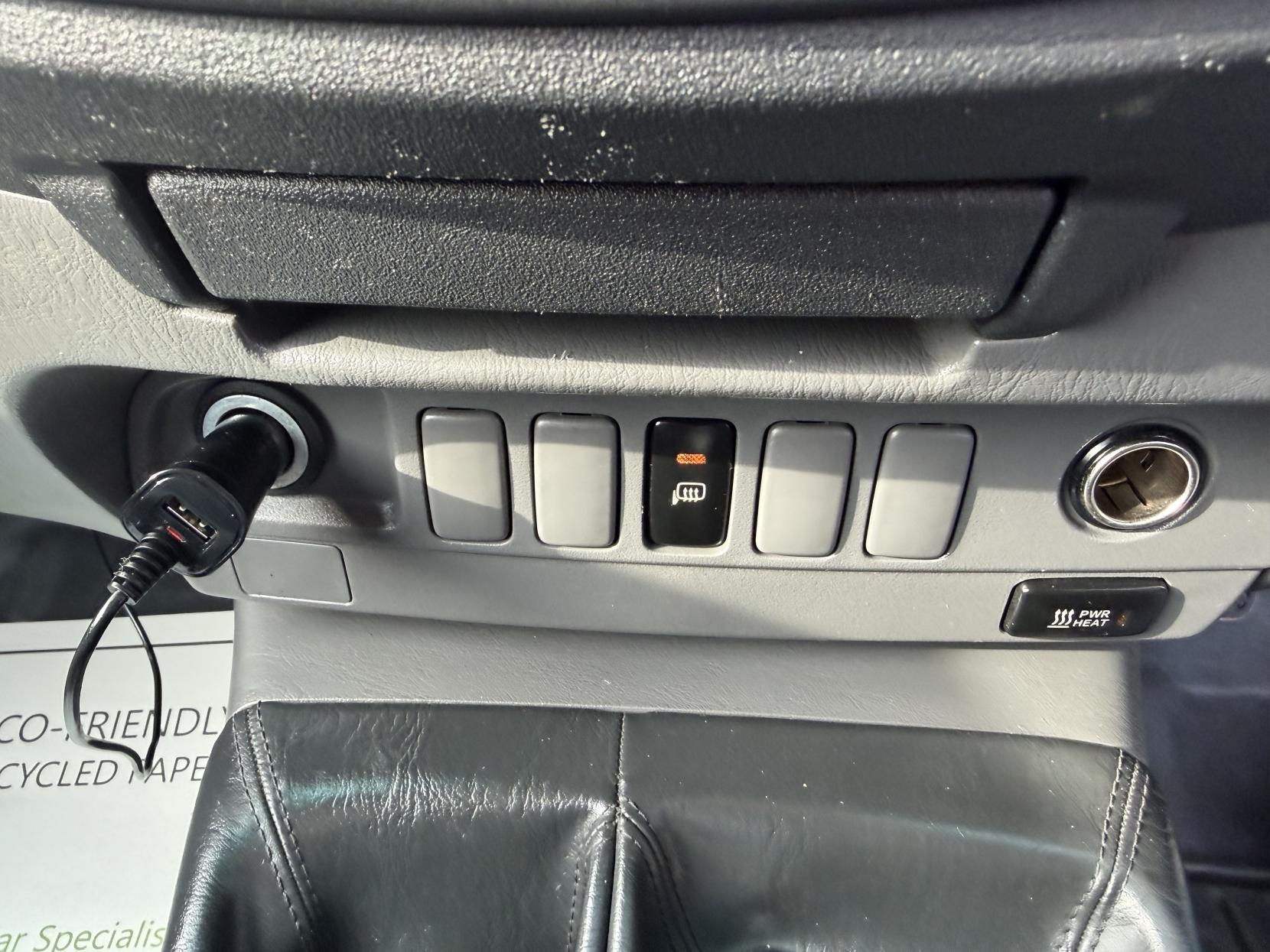 Toyota Hilux 2.5 D-4D HL2 Pickup 2dr Diesel Manual 4WD Euro 5 (144 ps)