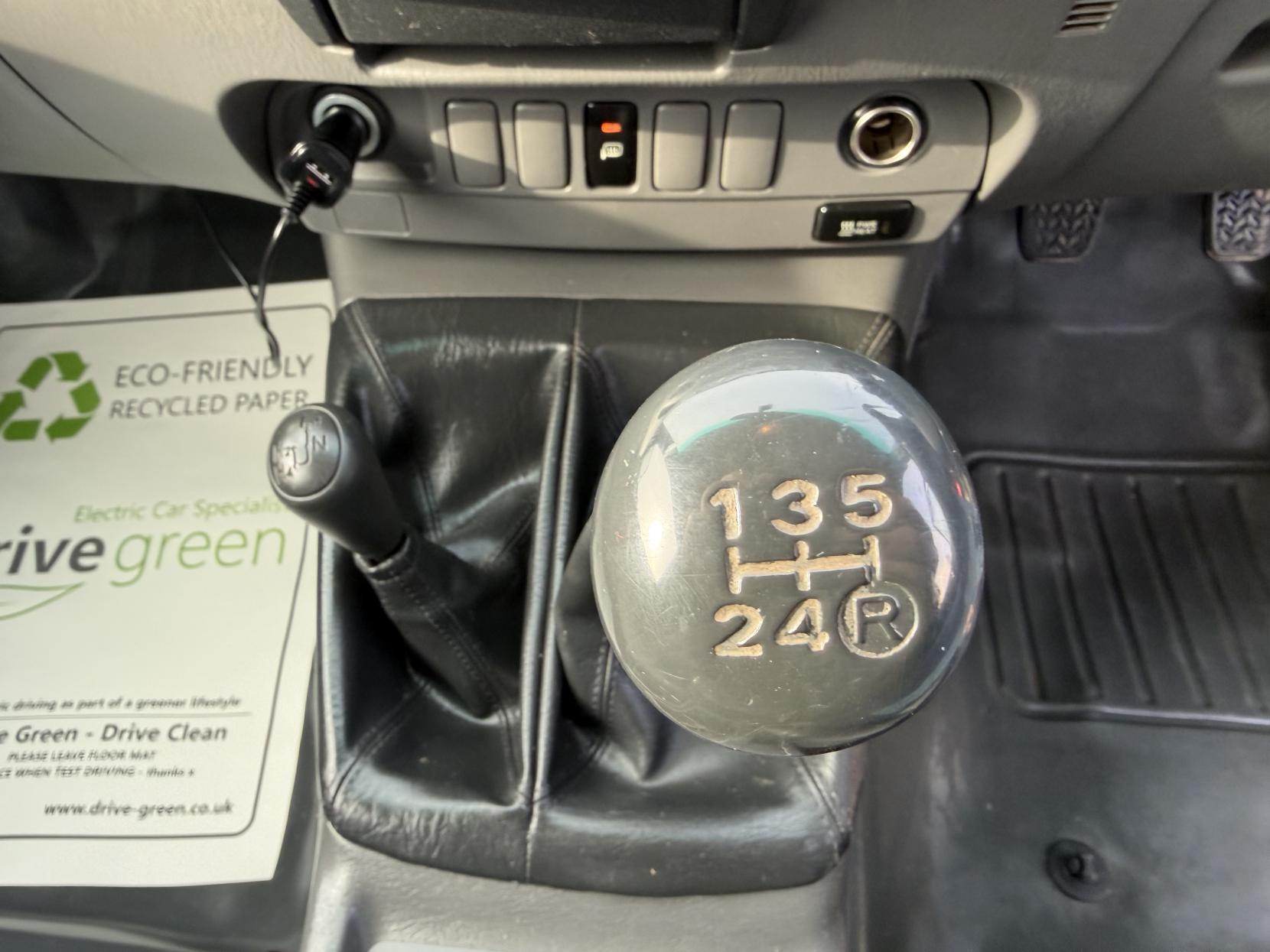 Toyota Hilux 2.5 D-4D HL2 Pickup 2dr Diesel Manual 4WD Euro 5 (144 ps)