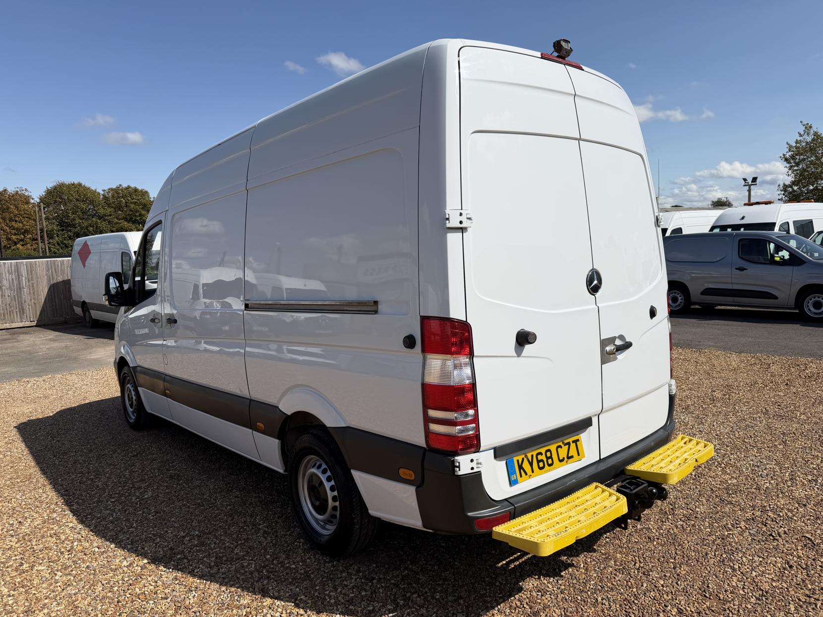 2018 Mercedes-Benz Sprinter 2.1 314 CDi Panel Van 5dr Diesel Manual RWD L2 (213 g/km, 140 bhp) - Thumbnail 7