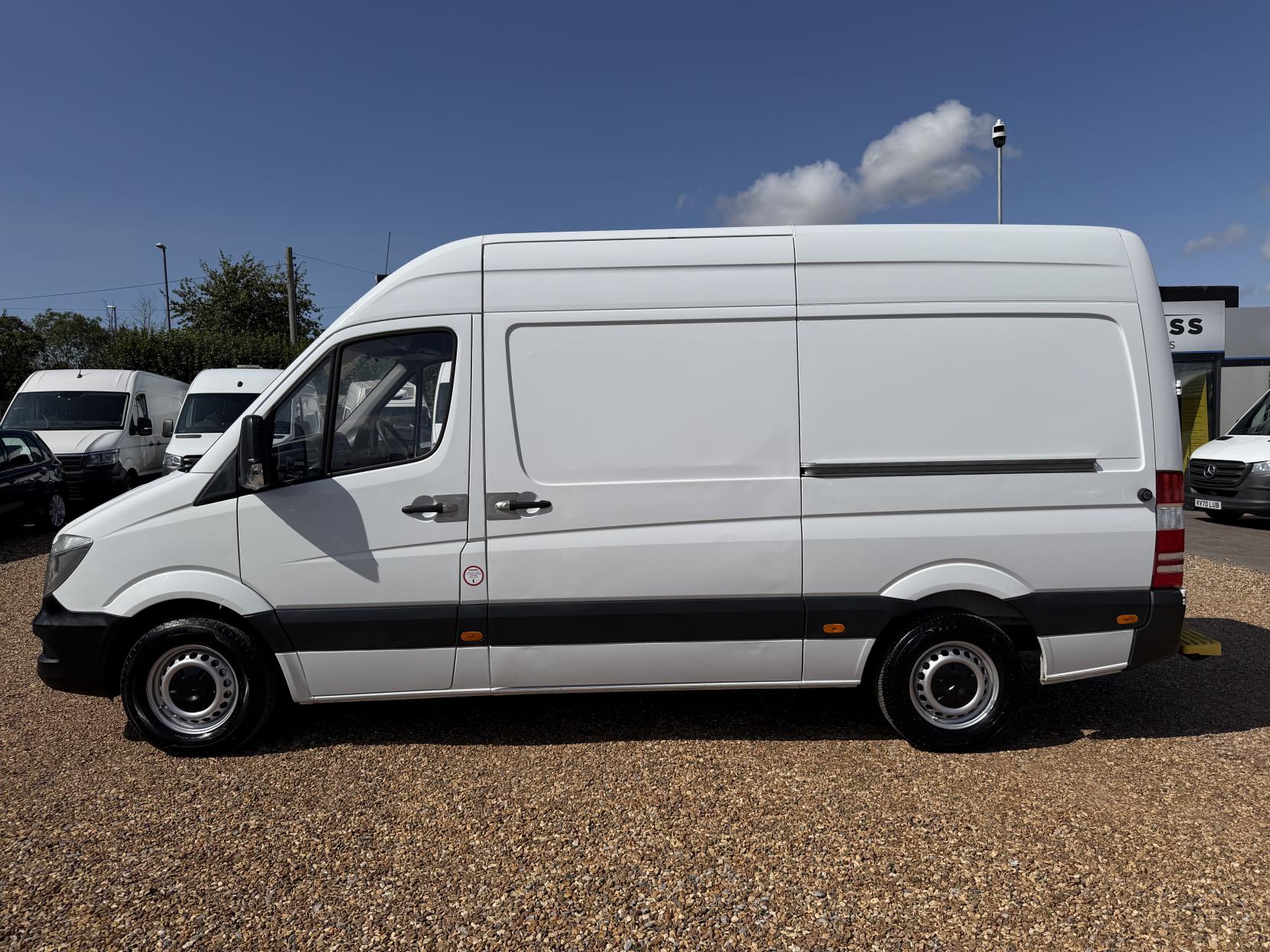 2018 Mercedes-Benz Sprinter 2.1 314 CDi Panel Van 5dr Diesel Manual RWD L2 (213 g/km, 140 bhp) - Thumbnail 3