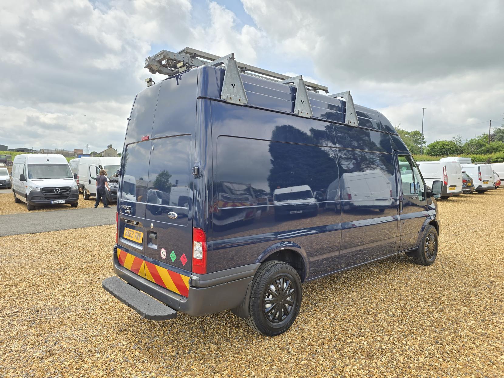 Ford Transit 2.2 TDCi 350 Panel Van 3dr Diesel Manual FWD L2 H3 (209 g/km, 123 bhp)