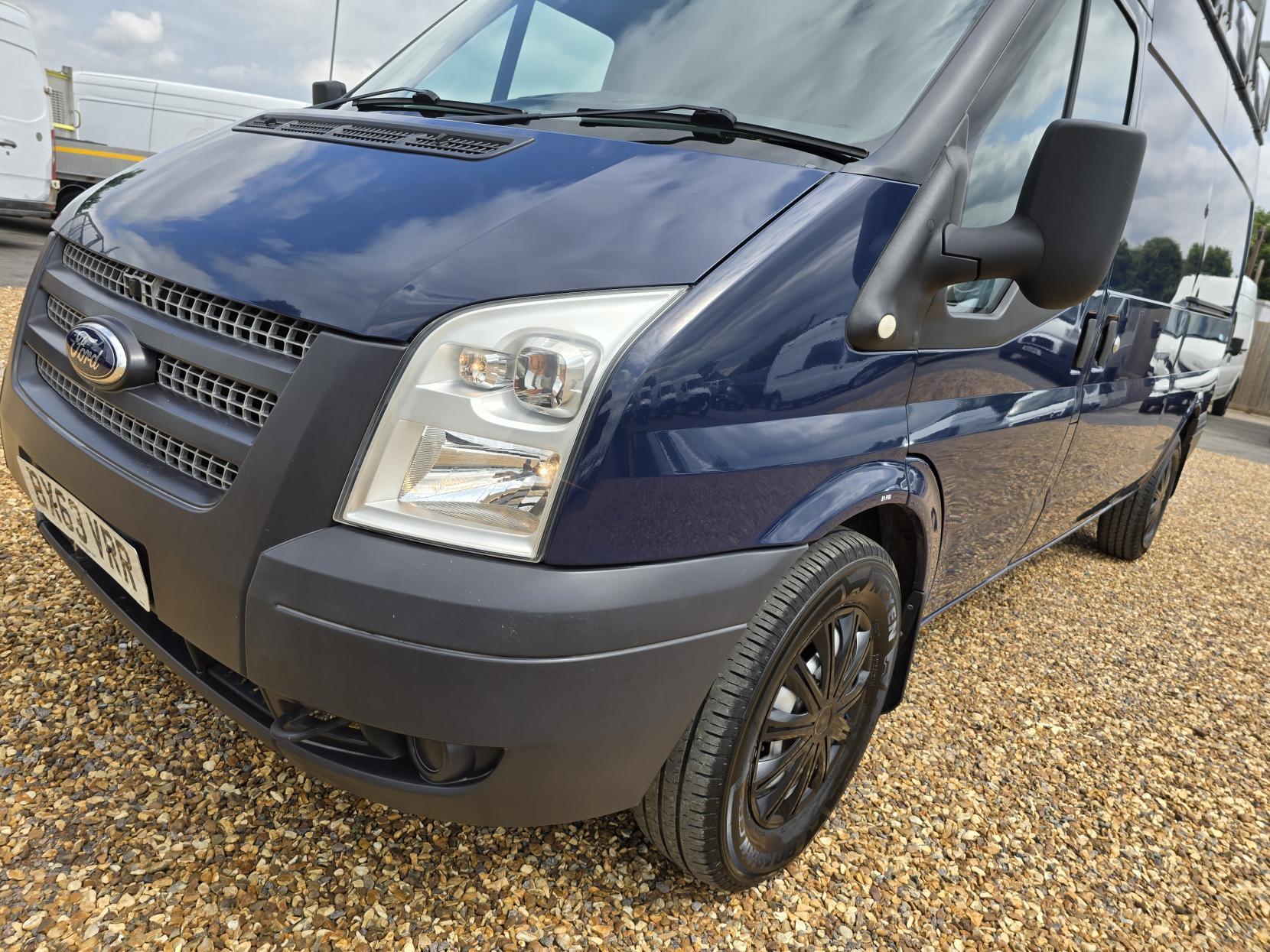 Ford Transit 2.2 TDCi 350 Panel Van 3dr Diesel Manual FWD L2 H3 (209 g/km, 123 bhp)