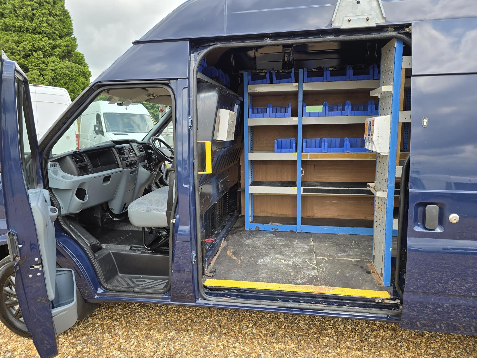 Ford Transit 2.2 TDCi 350 Panel Van 3dr Diesel Manual FWD L2 H3 (209 g/km, 123 bhp)