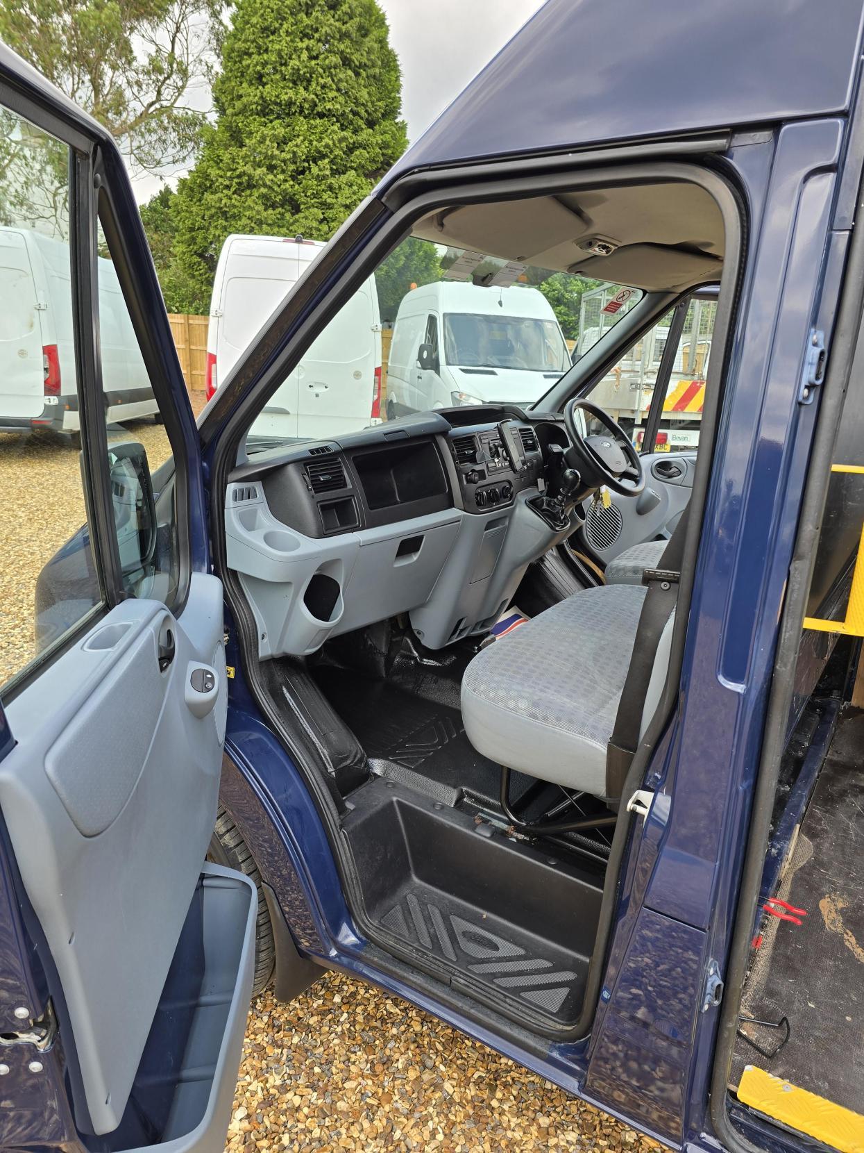 Ford Transit 2.2 TDCi 350 Panel Van 3dr Diesel Manual FWD L2 H3 (209 g/km, 123 bhp)
