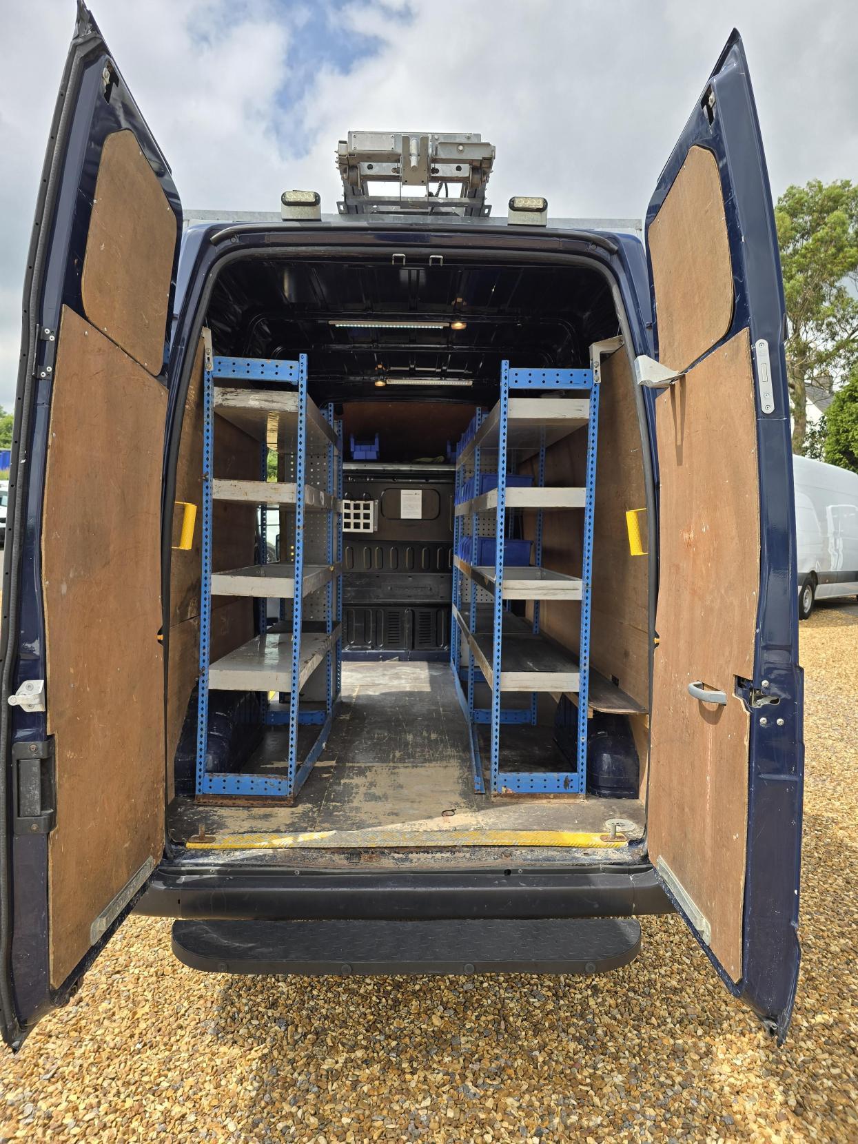 Ford Transit 2.2 TDCi 350 Panel Van 3dr Diesel Manual FWD L2 H3 (209 g/km, 123 bhp)