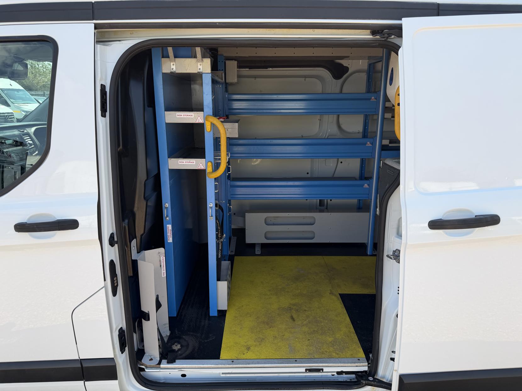 2019 Ford Transit Custom 2.0 320 EcoBlue Panel Van 5dr Diesel Manual L2 H2 Euro 6 (130 ps) - Thumbnail 20
