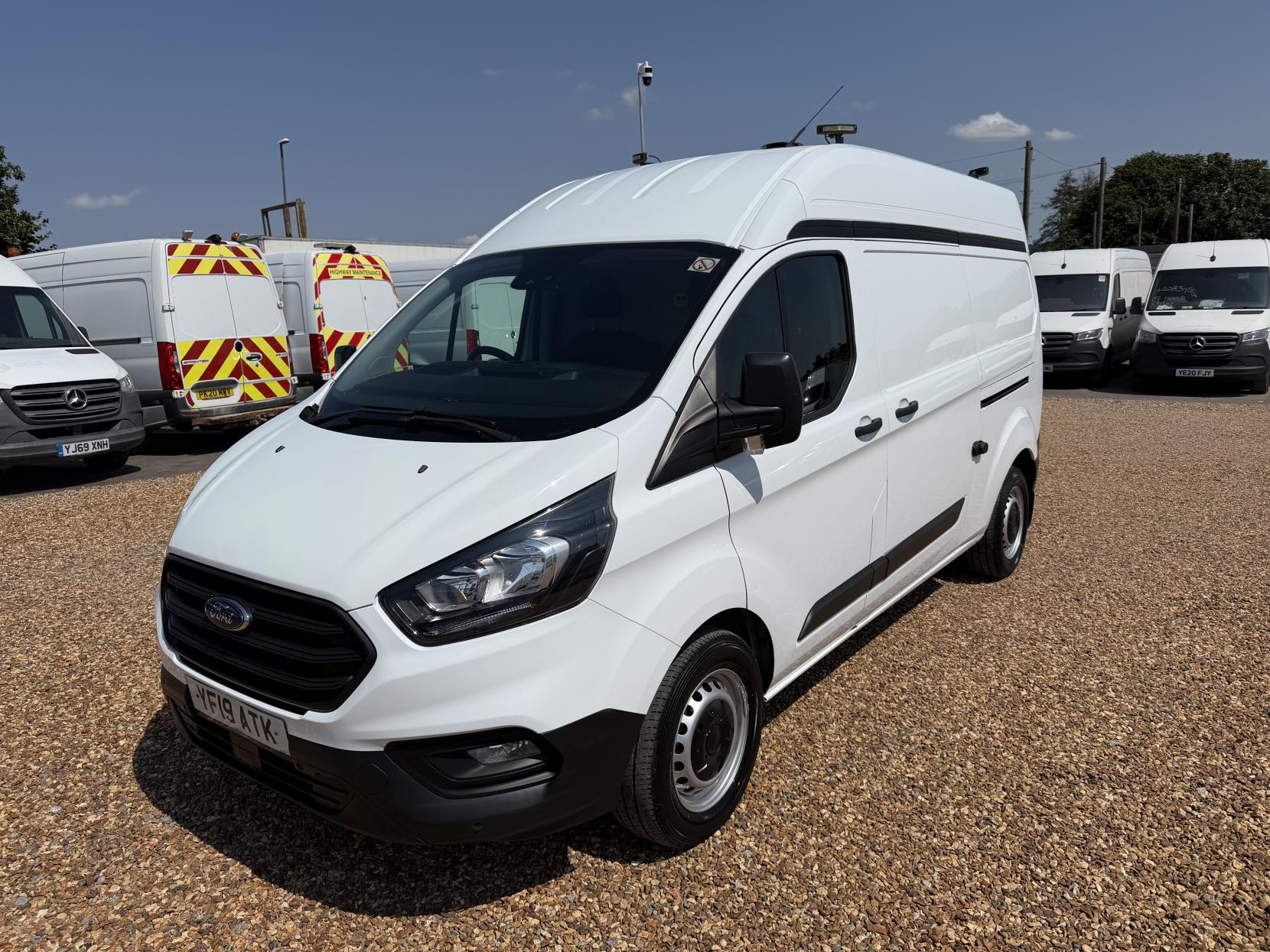 2019 Ford Transit Custom 2.0 320 EcoBlue Panel Van 5dr Diesel Manual L2 H2 Euro 6 (130 ps) - Thumbnail 7