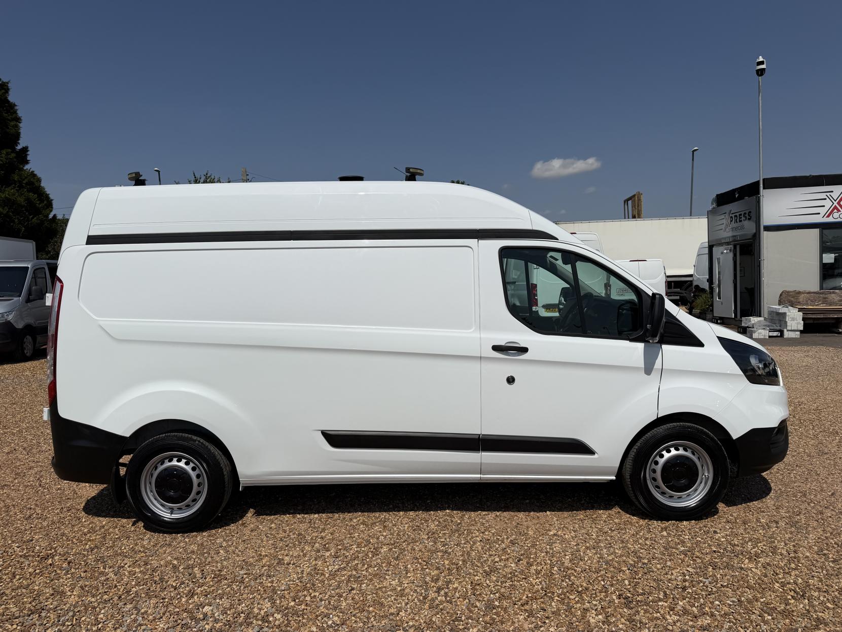 2019 Ford Transit Custom 2.0 320 EcoBlue Panel Van 5dr Diesel Manual L2 H2 Euro 6 (130 ps) - Thumbnail 12