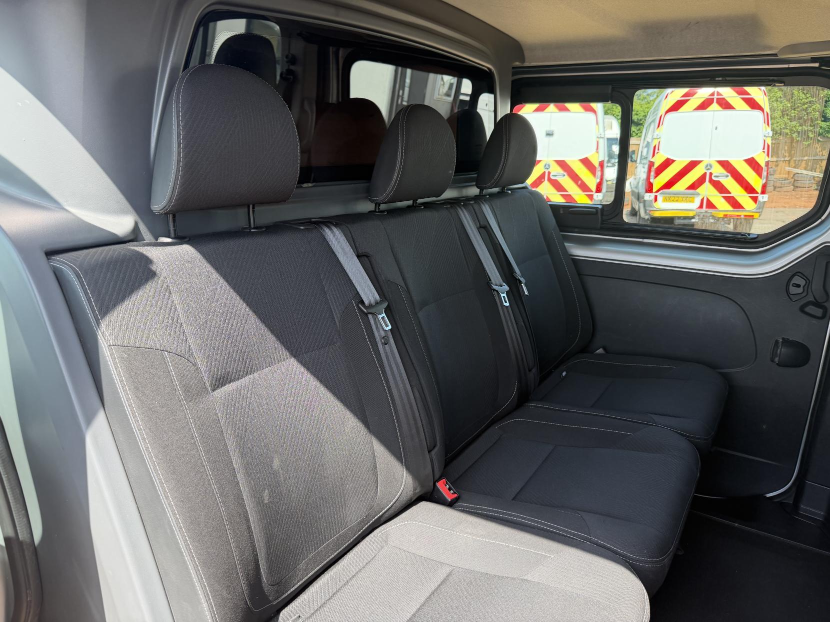 2019 Renault Trafic 2.0 dCi ENERGY 30 Sport Nav Crew Van Double Cab 6dr Diesel Manual LWB Euro 6 (s/s) (145 ps) - Thumbnail 3