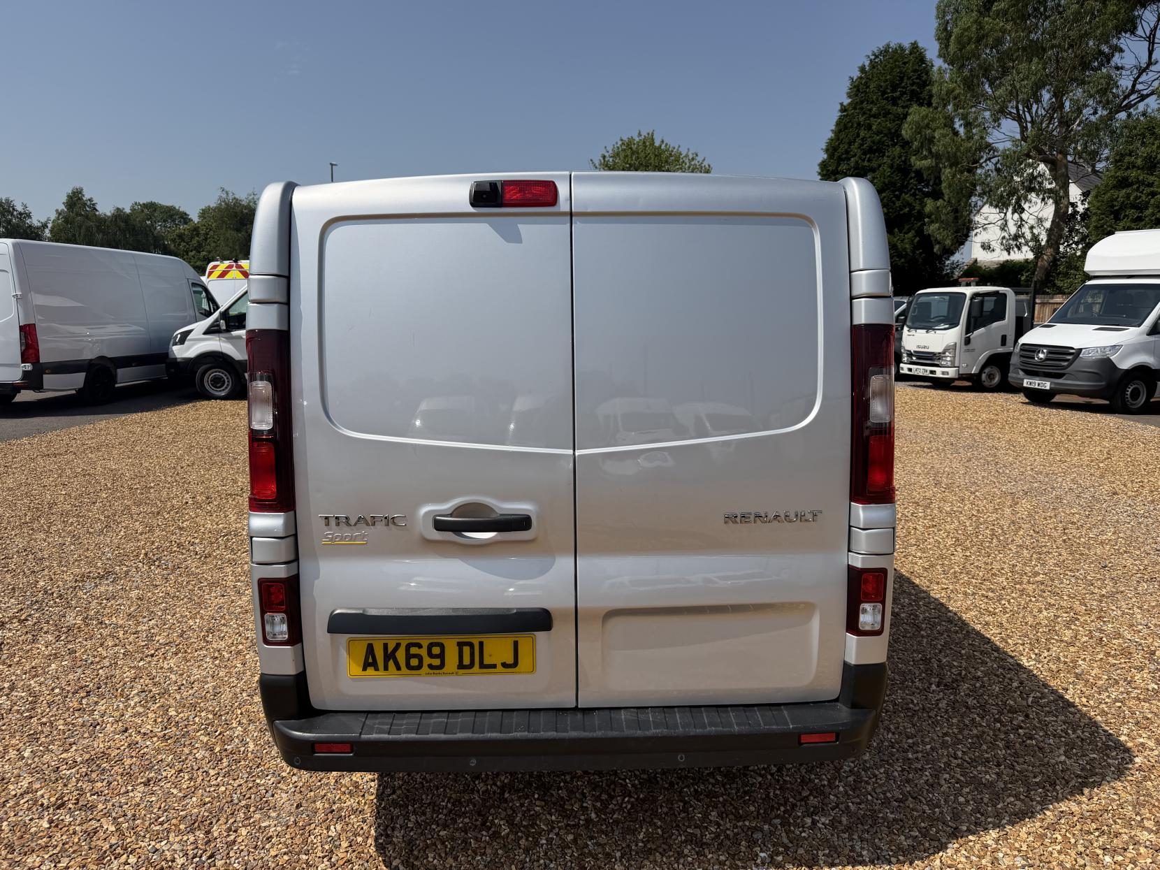 2019 Renault Trafic 2.0 dCi ENERGY 30 Sport Nav Crew Van Double Cab 6dr Diesel Manual LWB Euro 6 (s/s) (145 ps) - Thumbnail 11