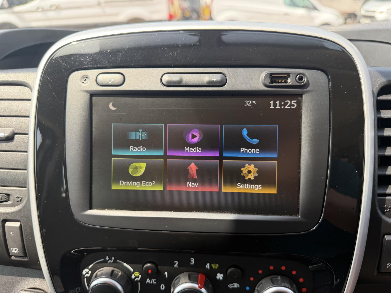2019 Renault Trafic 2.0 dCi ENERGY 30 Sport Nav Crew Van Double Cab 6dr Diesel Manual LWB Euro 6 (s/s) (145 ps) - Thumbnail 44