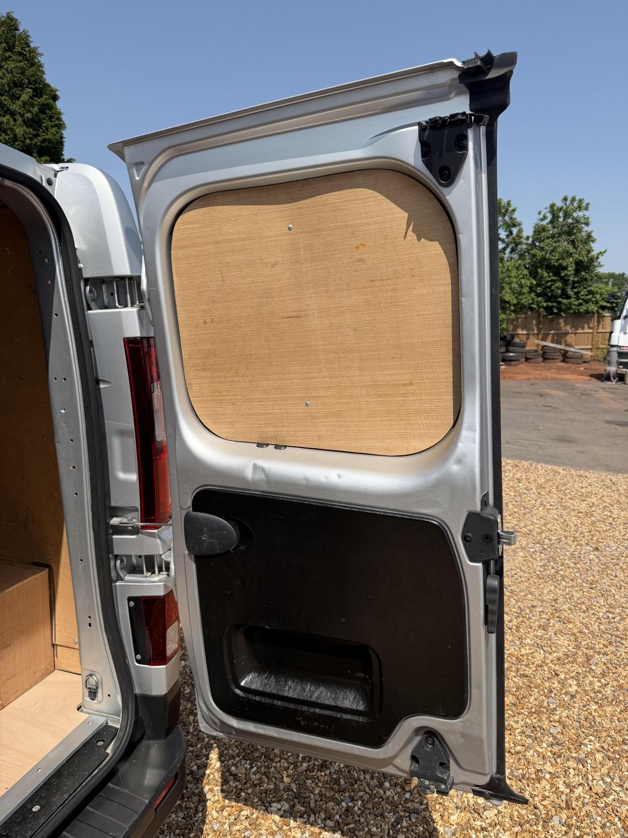 2019 Renault Trafic 2.0 dCi ENERGY 30 Sport Nav Crew Van Double Cab 6dr Diesel Manual LWB Euro 6 (s/s) (145 ps) - Thumbnail 37
