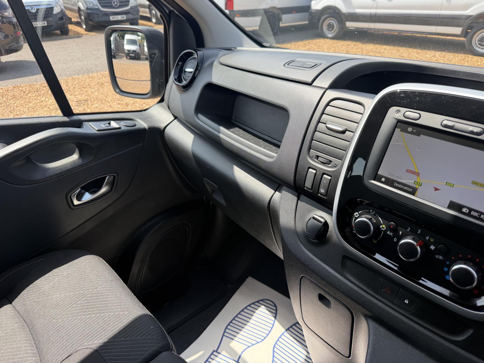 2019 Renault Trafic 2.0 dCi ENERGY 30 Sport Nav Crew Van Double Cab 6dr Diesel Manual LWB Euro 6 (s/s) (145 ps) - Thumbnail 52