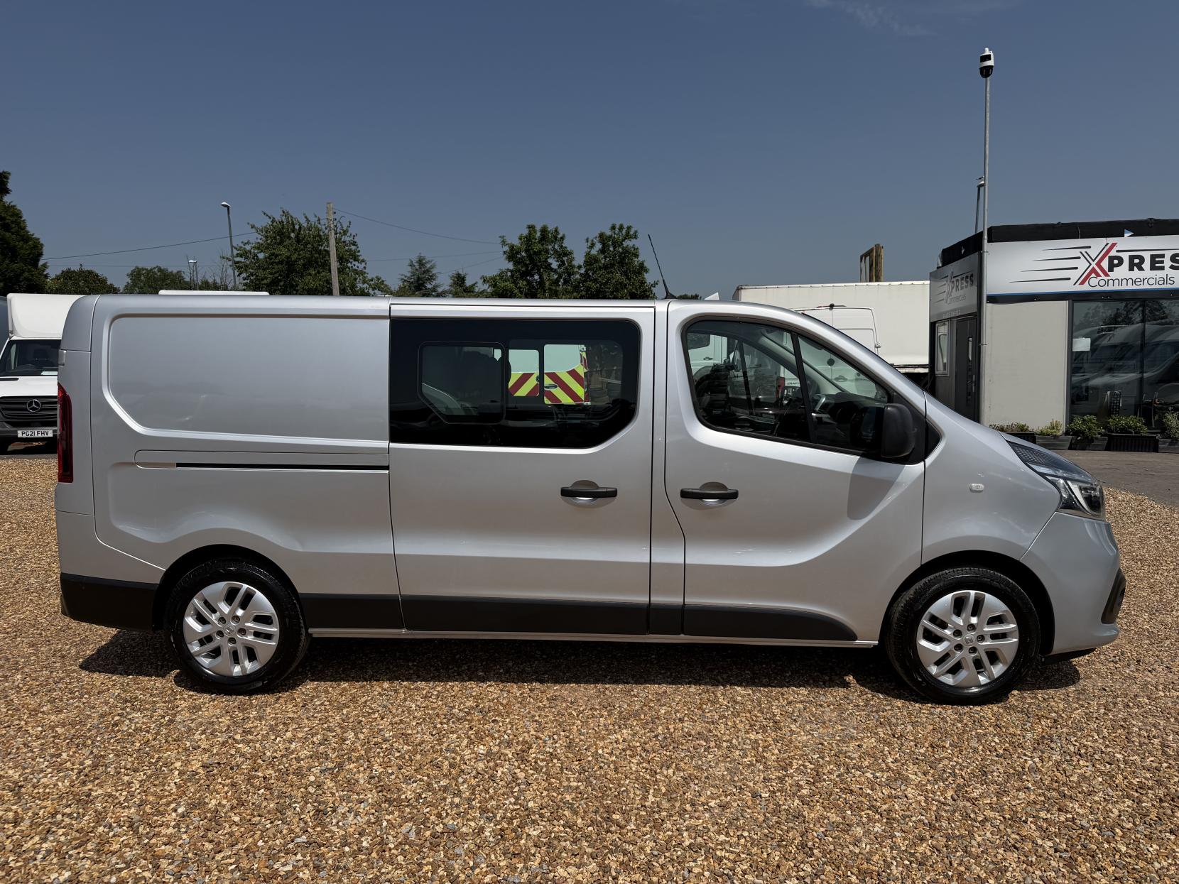 2019 Renault Trafic 2.0 dCi ENERGY 30 Sport Nav Crew Van Double Cab 6dr Diesel Manual LWB Euro 6 (s/s) (145 ps) - Thumbnail 13