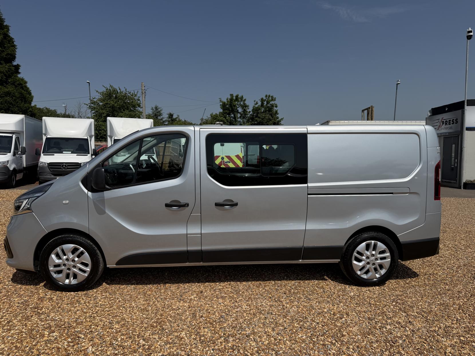 2019 Renault Trafic 2.0 dCi ENERGY 30 Sport Nav Crew Van Double Cab 6dr Diesel Manual LWB Euro 6 (s/s) (145 ps) - Thumbnail 9