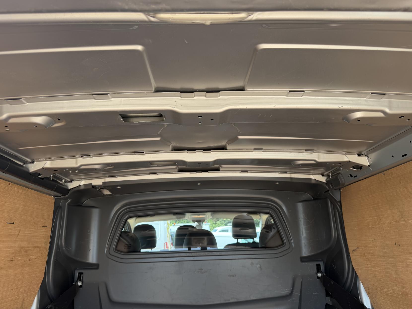 2019 Renault Trafic 2.0 dCi ENERGY 30 Sport Nav Crew Van Double Cab 6dr Diesel Manual LWB Euro 6 (s/s) (145 ps) - Thumbnail 38