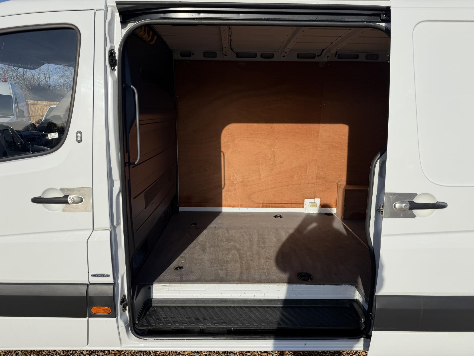 Mercedes-Benz Sprinter 2.1 314 CDi Panel Van 5dr Diesel Manual RWD L2 (213 g/km, 140 bhp)