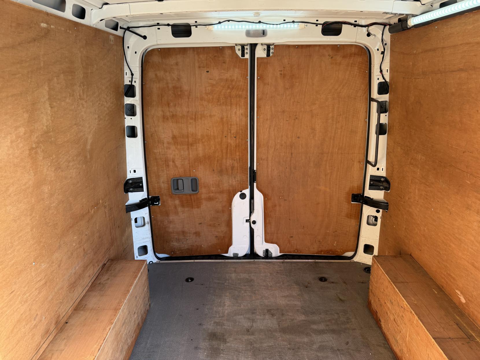 Mercedes-Benz Sprinter 2.1 314 CDi Panel Van 5dr Diesel Manual RWD L2 (213 g/km, 140 bhp)