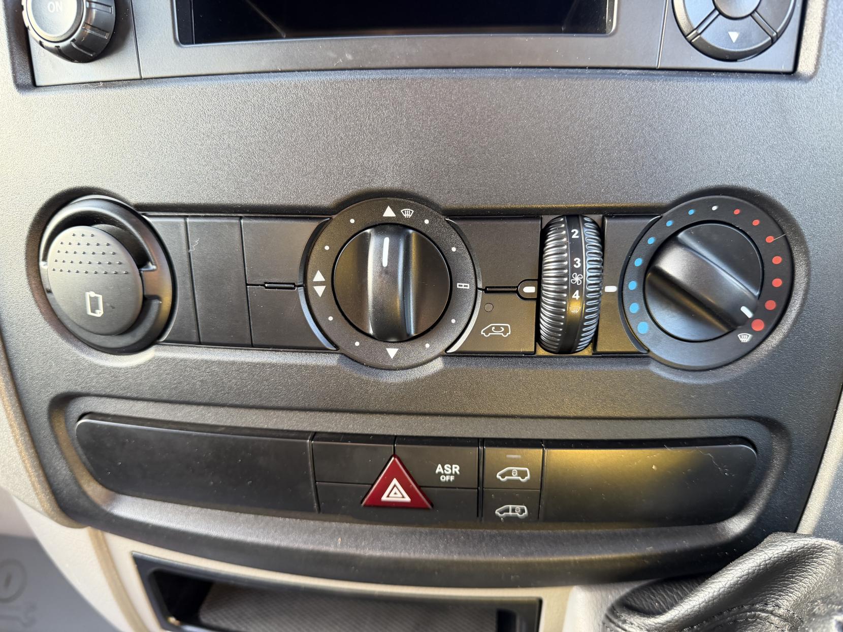 Mercedes-Benz Sprinter 2.1 314 CDi Panel Van 5dr Diesel Manual RWD L2 (213 g/km, 140 bhp)