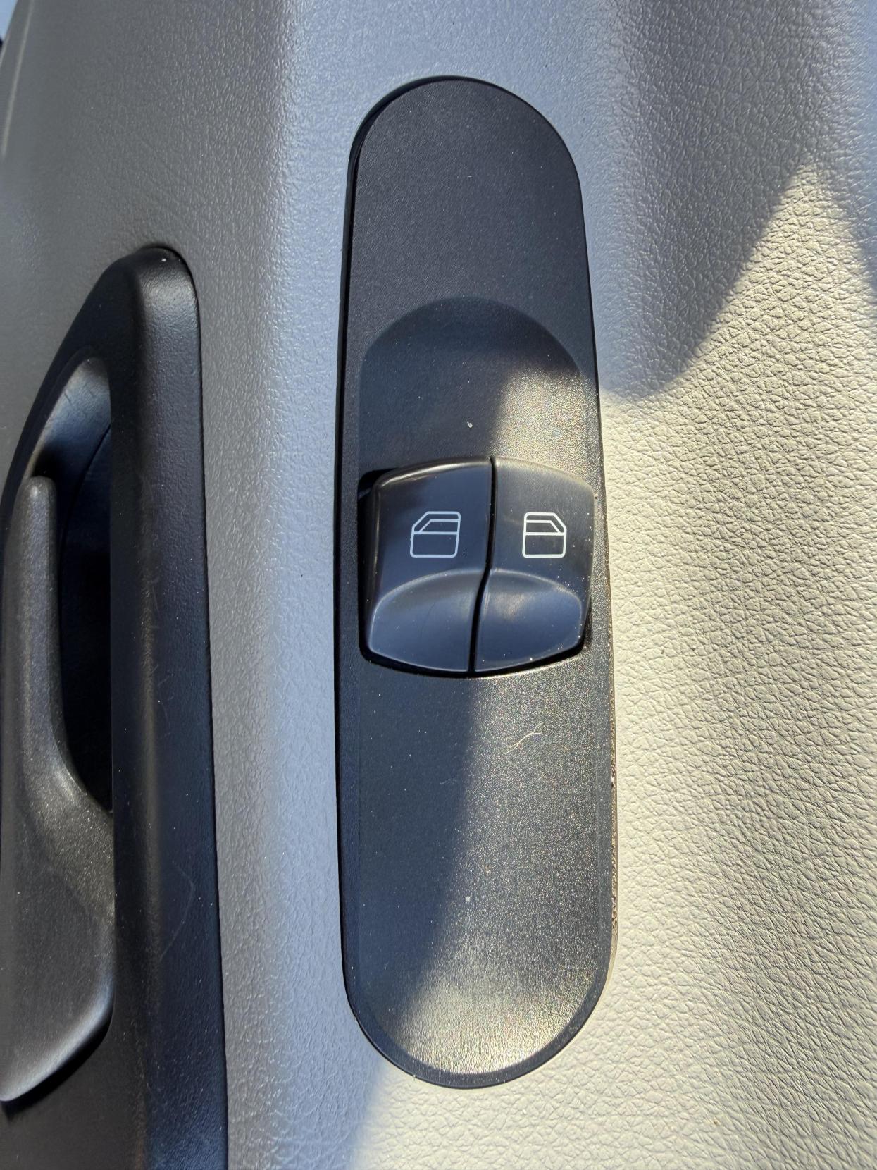 Mercedes-Benz Sprinter 2.1 314 CDi Panel Van 5dr Diesel Manual RWD L2 (213 g/km, 140 bhp)