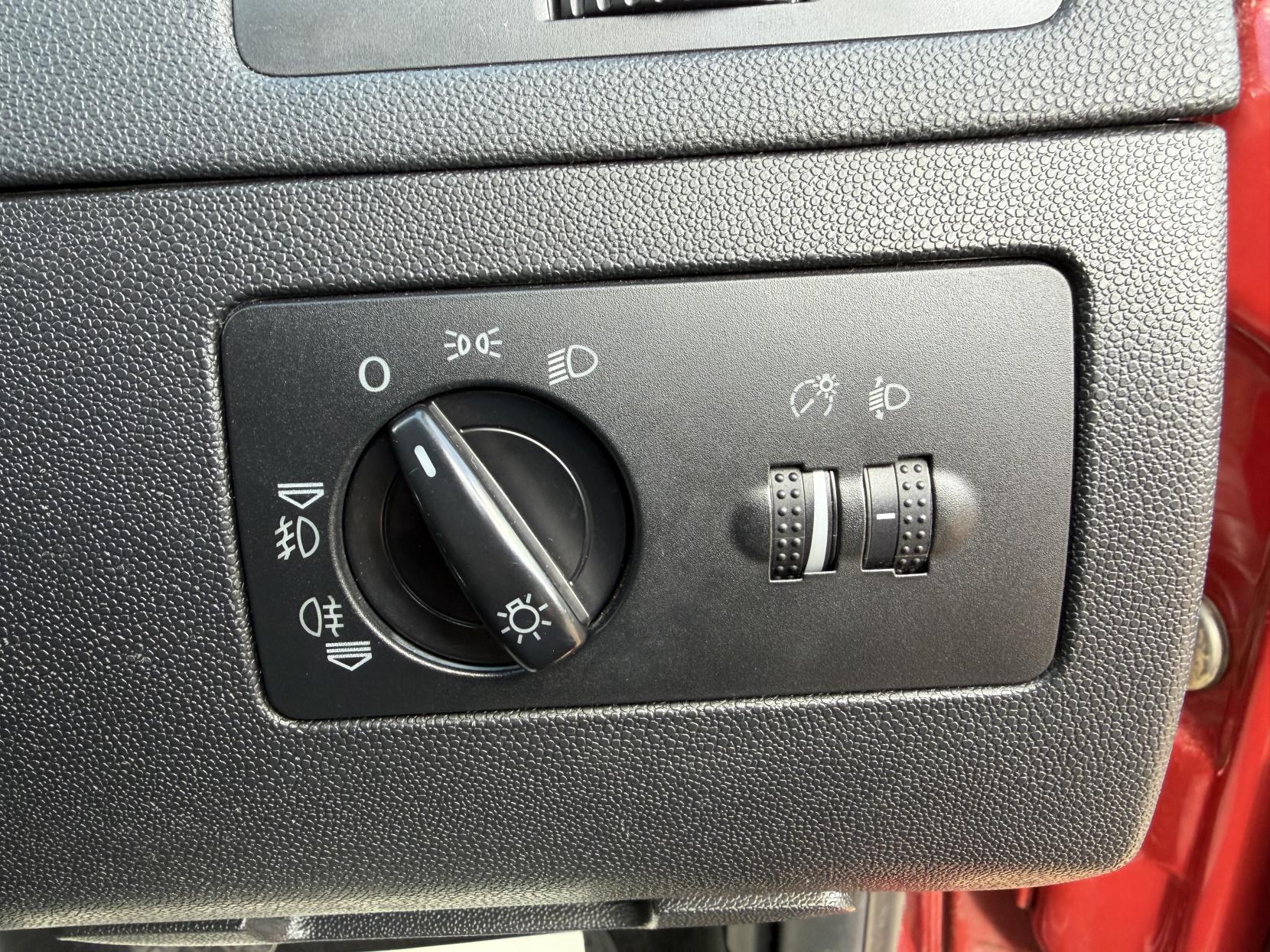 2006 Skoda Fabia 1.4 16V Elegance Hatchback 5dr Petrol Automatic (180 g/km, 75 bhp) - Thumbnail 21