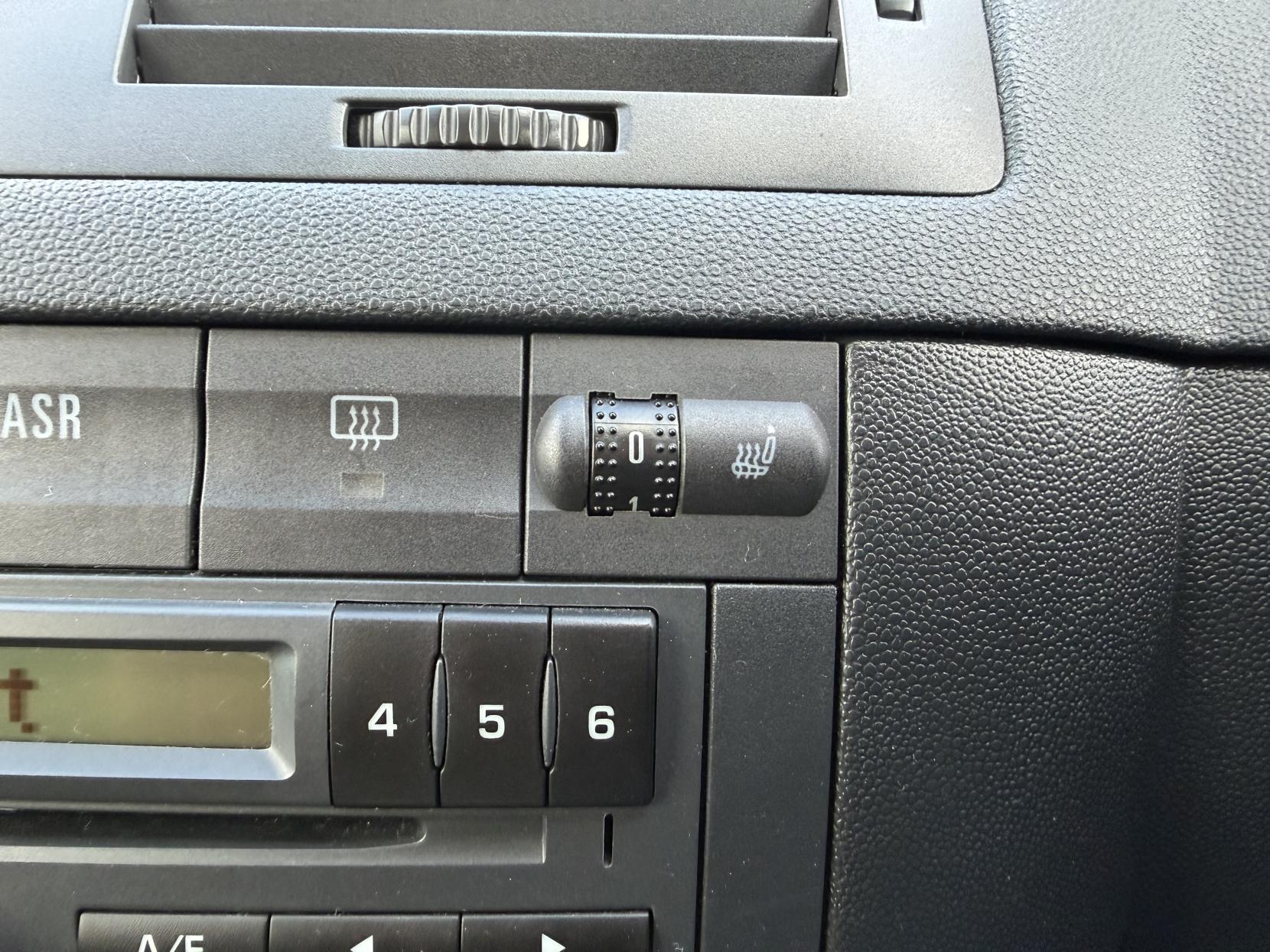 2006 Skoda Fabia 1.4 16V Elegance Hatchback 5dr Petrol Automatic (180 g/km, 75 bhp) - Thumbnail 28