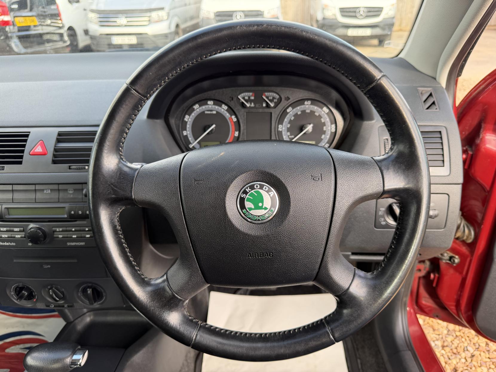 2006 Skoda Fabia 1.4 16V Elegance Hatchback 5dr Petrol Automatic (180 g/km, 75 bhp) - Thumbnail 25