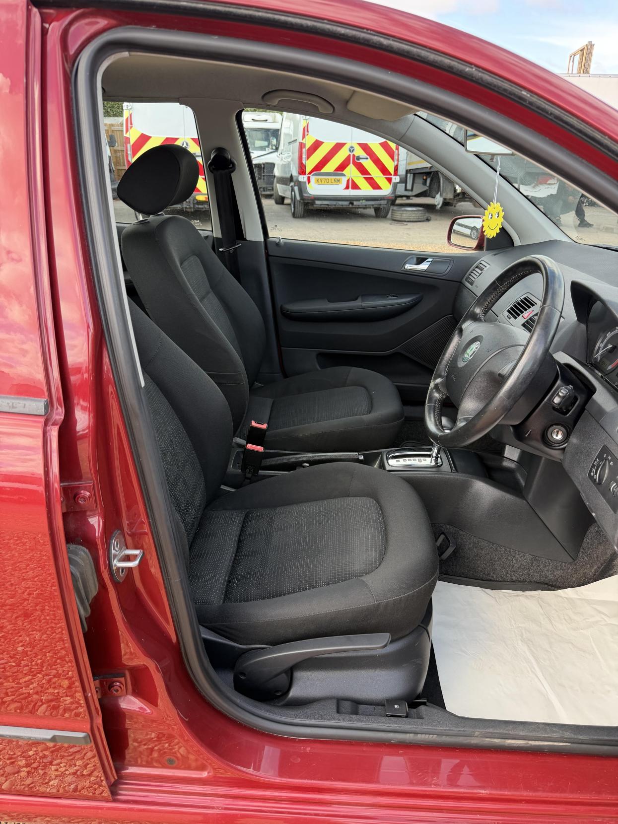 2006 Skoda Fabia 1.4 16V Elegance Hatchback 5dr Petrol Automatic (180 g/km, 75 bhp) - Thumbnail 14